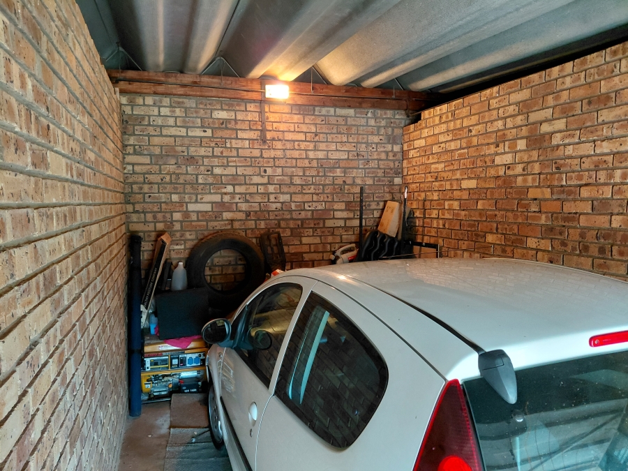 To Let 2 Bedroom Property for Rent in Doringkruin North West